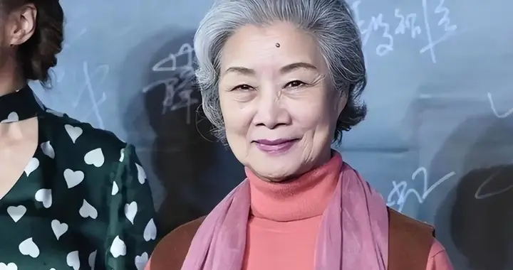 女儿是航天专家，儿子是导演，儿媳是影后，她是终身成就获得者