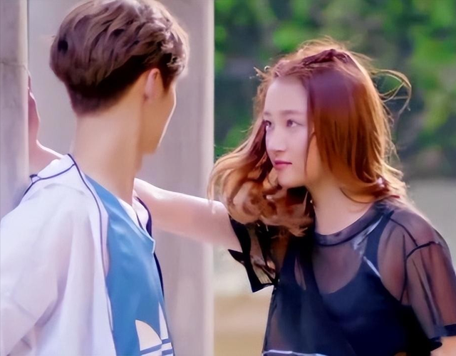 关晓彤正式回应分手，1句话让网友明白!挺过了7年，不是恋爱脑!