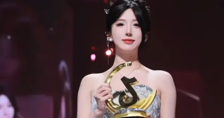 呆妹儿直播讲述被骗经历，直言身边人全在背叛自己，当时心都死了