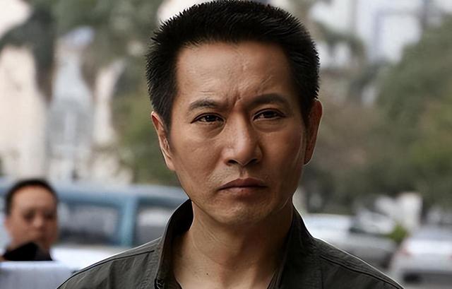 “坏人专业户”姚刚：一生无妻无子，如今55岁在千万豪宅一个人住