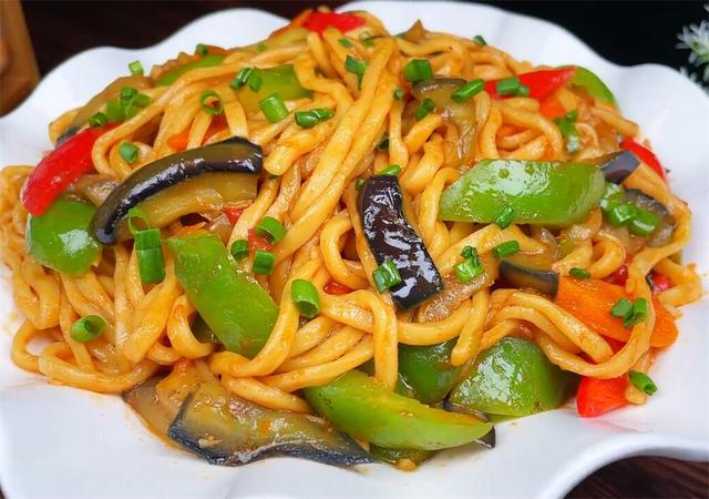 夏天多吃茄子，清热解暑，增强免疫力，教你3种做法，开胃又解馋