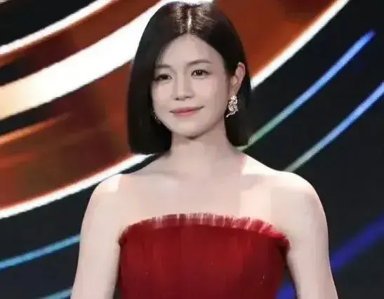 陈妍希c足欧阳妮妮未婚夫？乔欣隐婚嫁豪门？刘浩存搭上王一博？