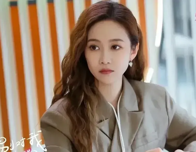 接连落选《浪姐》遗憾发文，今年却不去了，刘美含是真刚