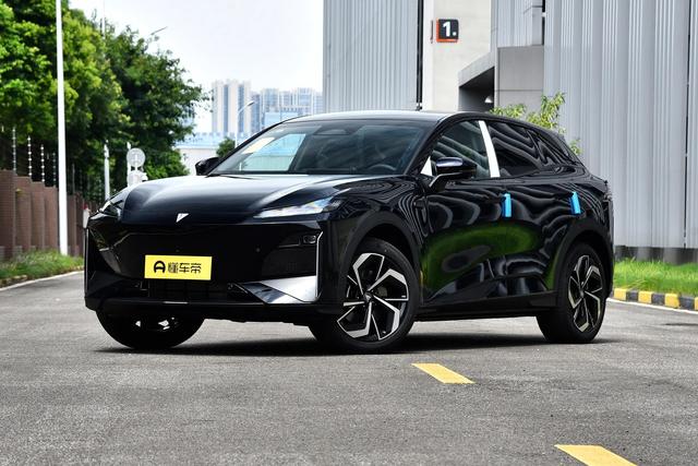 起步14万多，华为智驾+2米9轴距，纯电跑628公里，还有大厂背书！