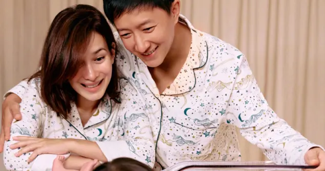 韩庚官宣二胎得子，儿子公开头发黑耳朵大，3岁女儿出镜头发顺直