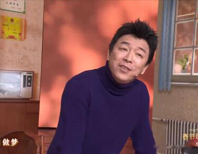 2024年春晚：一屋子专业歌手，愣是唱不过两个演戏的“演员”