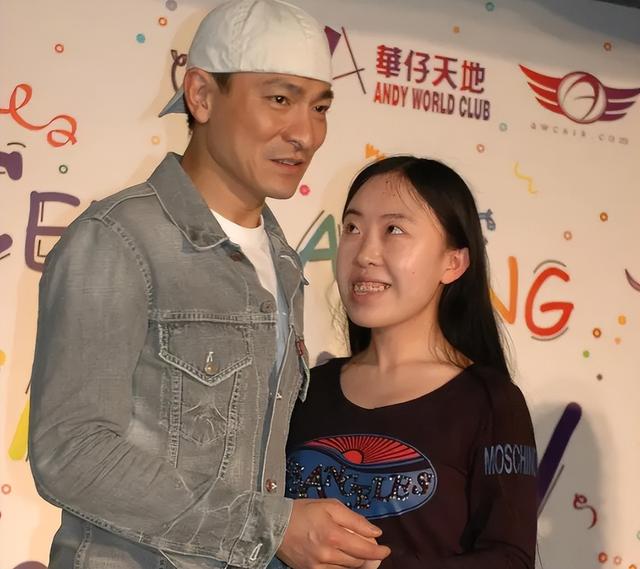 杨丽娟：为追星刘德华倾家荡产，逼得父亲跳海自杀，今现状如何？