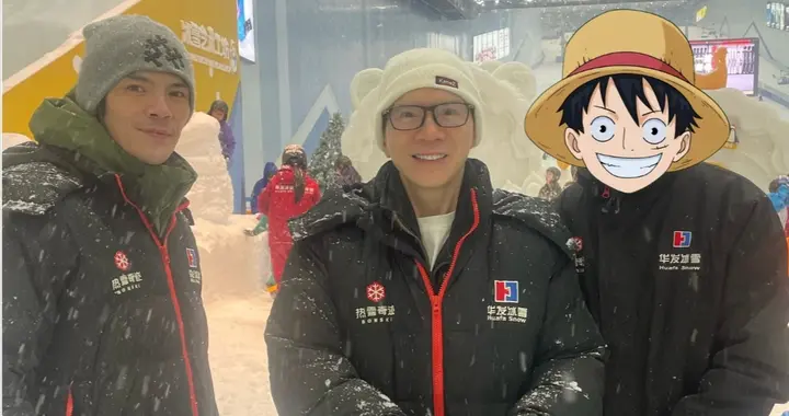 向佐一家现身深圳，郭碧婷陪儿女玩雪，后返台陪父亲住院真孝顺