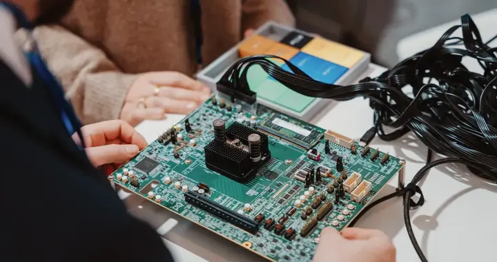 TC1 RISC-V 芯片成功點亮、驗證完成！歐洲超算自主可控里程碑