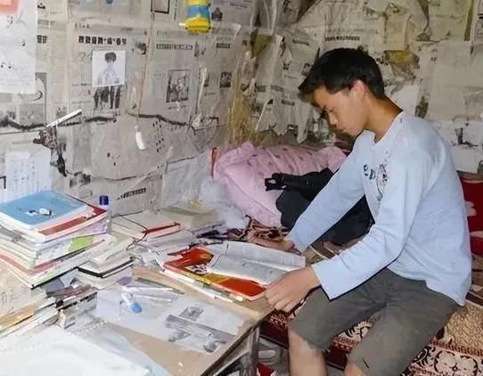 江苏一女工人车库遇16岁孤儿，含泪收养，15年后被回报1530万