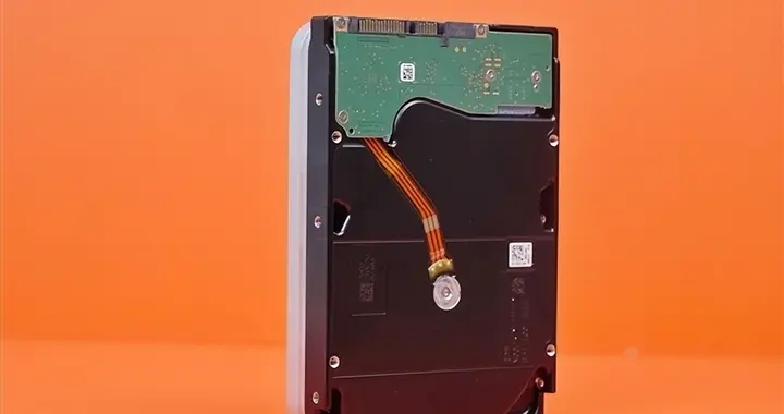 小心數據！西數部分紅盤、藍盤存在“根本性”故障！開始調查