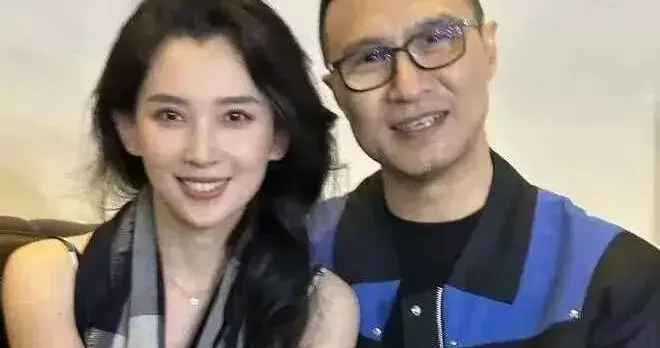 汪峰森林北是生理性喜欢！机场拥抱不撒手，恋爱一年半感情稳定