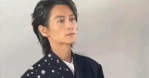 离婚9个月，38岁陈晓高调官宣喜讯，成了陈妍希高攀不起的存在