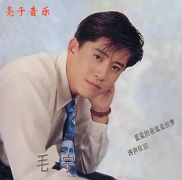 冯绍峰|8次登春晚却作死入狱，现已经54岁无人过问，老伙伴也已不再联系