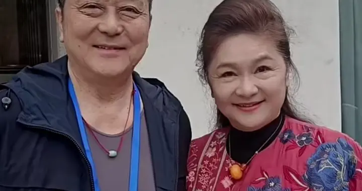 他俩是八十年代真正的银幕帅哥美女，如今发福的模样，你认出没？