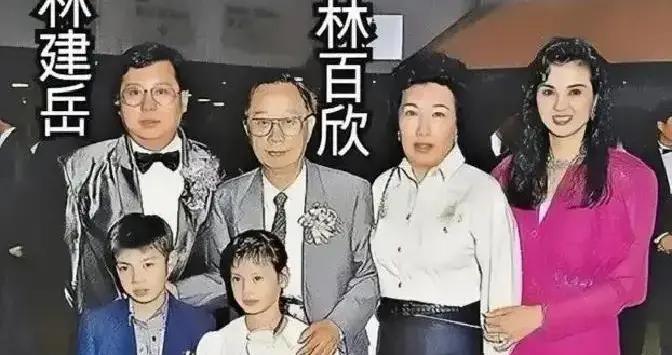 宁弃数百亿家产，携女远赴美国避祸，如今才知她竟然极其清醒啊