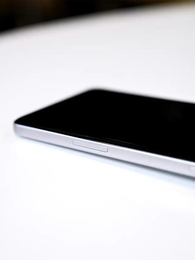 OPPO Find X8 Pro爆料：抓拍快启键正式亮相