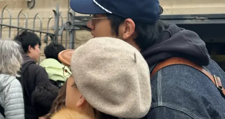 金莎孙丞潇国外度假被偶遇，金莎身材娇小孙丞潇看她一脸的宠溺