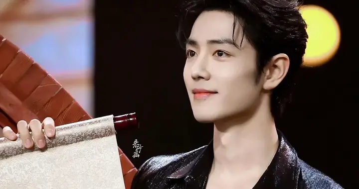 为什么别人领完奖就走，肖战却要硬坐五小时？知道真相后有点想哭