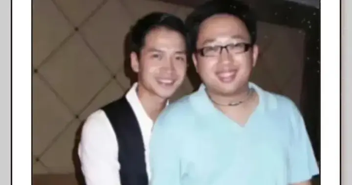 何晟铭直播夸赞于正伟大，网友问爱过吗？何晟铭回应引热议！