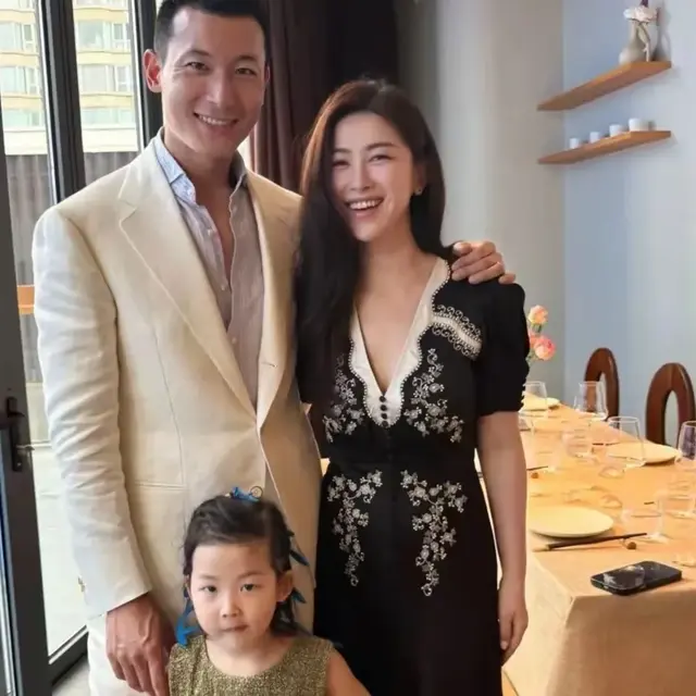 朱珠41岁生日晒全家福：时光沉淀下的幸福模样