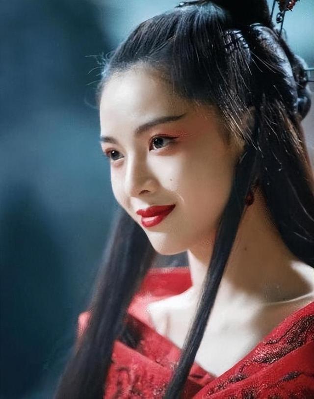 被冯小刚捧红，成龙继续捧，洪金宝准备捧，年纪轻轻被各大佬恩宠