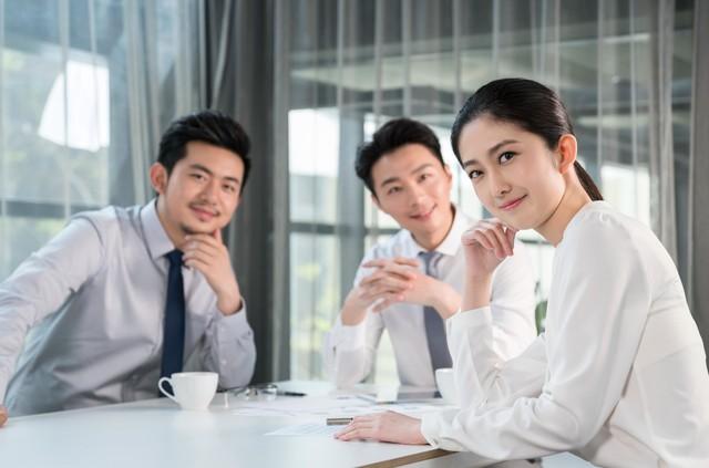 努力工作，从来不向领导提要求的人，得到的不是领导的信任和肯定