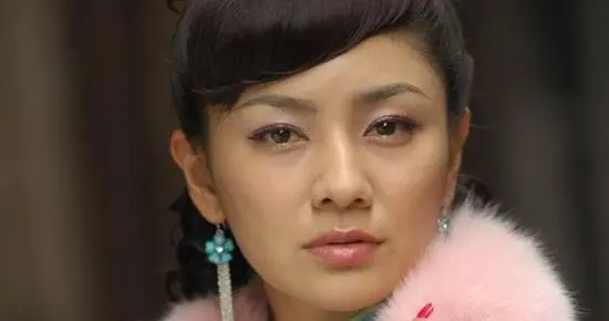 美女胡可：从容游走于舞台与生活，温柔且有力量！