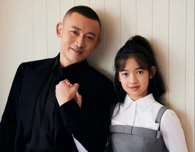 她被称为“最美星二代”，绝世美貌惊艳全网，难怪聂远成宠女狂魔