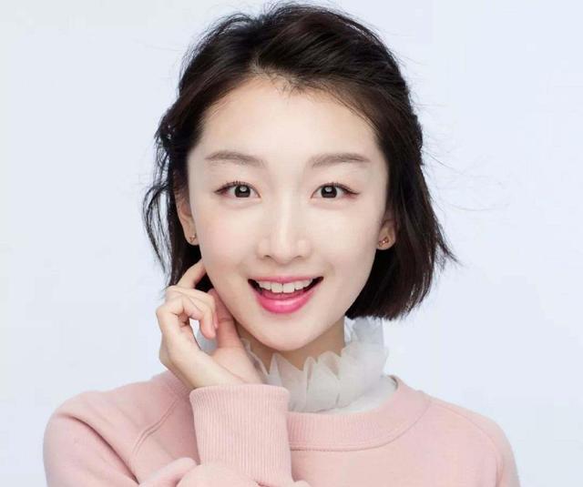 私生活混乱，与男友玩“拔萝卜”不拉窗帘，周冬雨还是暴露了本性