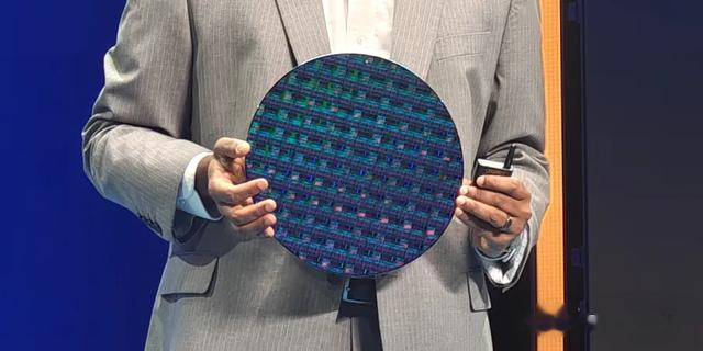 英特爾將“放棄”18A制程，并停止開發玻璃基板？