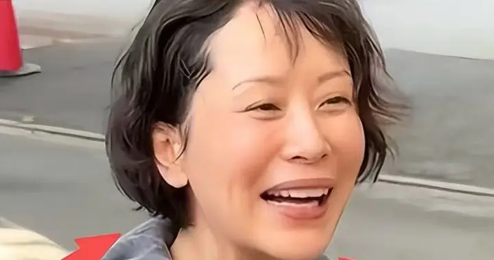 47岁海清近况让人心酸，脸垮嘴斜、又普又显老，昔日女神也落寞了