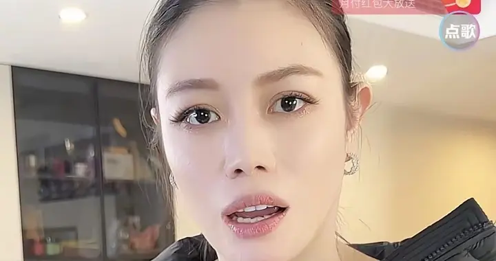 葛荟婕怒了，直播间怒怼汪峰，坦言当年分手真相，到现在还气