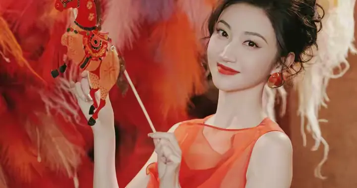 景甜除夕夜写真照，甜美动人的大甜甜，看了心情都好了