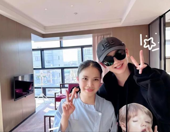 戚薇|戚薇二胎产后首露面，发长文卖惨为月子中心打广告，网友：快封杀