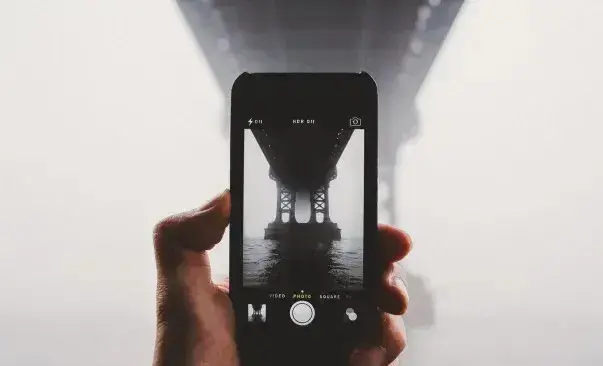 假如你三四年才换一次手机，都不到二千块钱，说明了3种心理状态