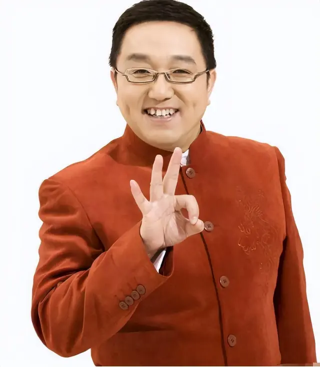 |句兆杰：多次登上春晚，二婚娶小11岁“丫蛋”为妻，如今怎样了？