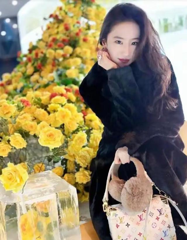 绯闻女王遭滑铁卢，余承东辟谣不认识，撕开刘亦菲“最后的体面”