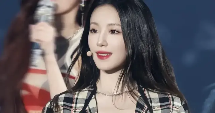 内娱不缺神颜，但像叶舒华这样，把野心穿在身上的，太少了