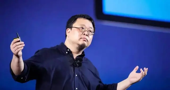 “老罗终于开炮！直播炮轰华与华“审丑胜利