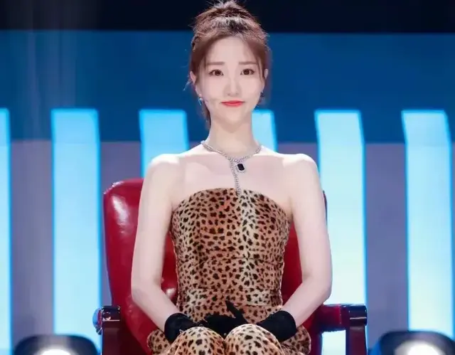 张纯烨的魅力：一字带成就逆袭，娱乐圈再掀波澜！