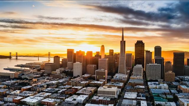 Adobe AI视频生成工具Firefly公测版：“商业层面几乎无法使用”