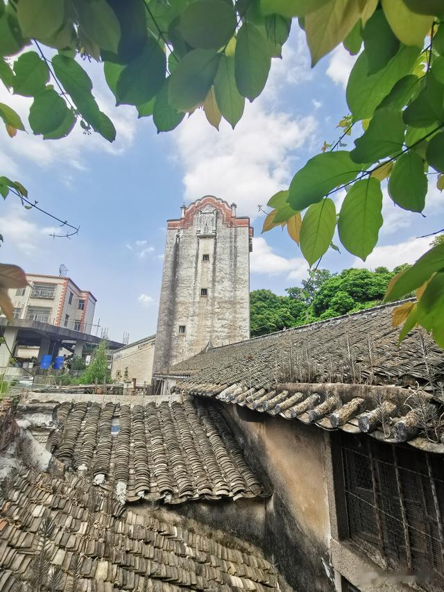 百年真园●碉楼赋