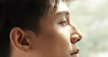 胡歌与妻子同框正面照