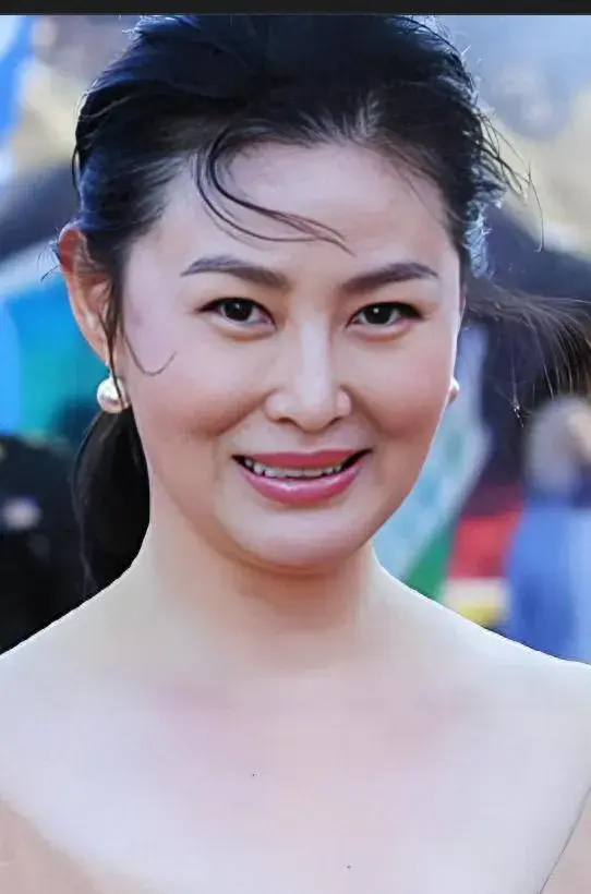 “潘金莲”王思懿：15年后，她在镜头前卖起了茶叶