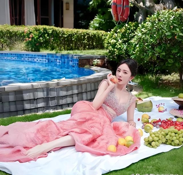杨幂好有女人味！她可是娱乐圈里的大明星呢