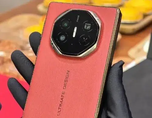 华为三折叠，为啥不配卖两万！