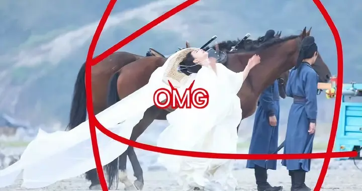 突发！孟子义拍戏被人拽倒，起身后不怒反笑，难怪她能红这么久