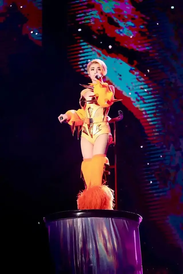 蔡依林演唱会票务风波值得深思，唐嫣气质变了