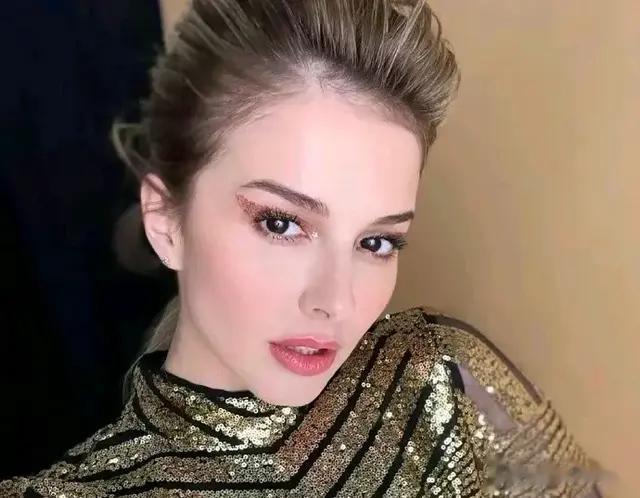 俄罗斯15位电视节目女主持人，每位女主播都身材绝佳